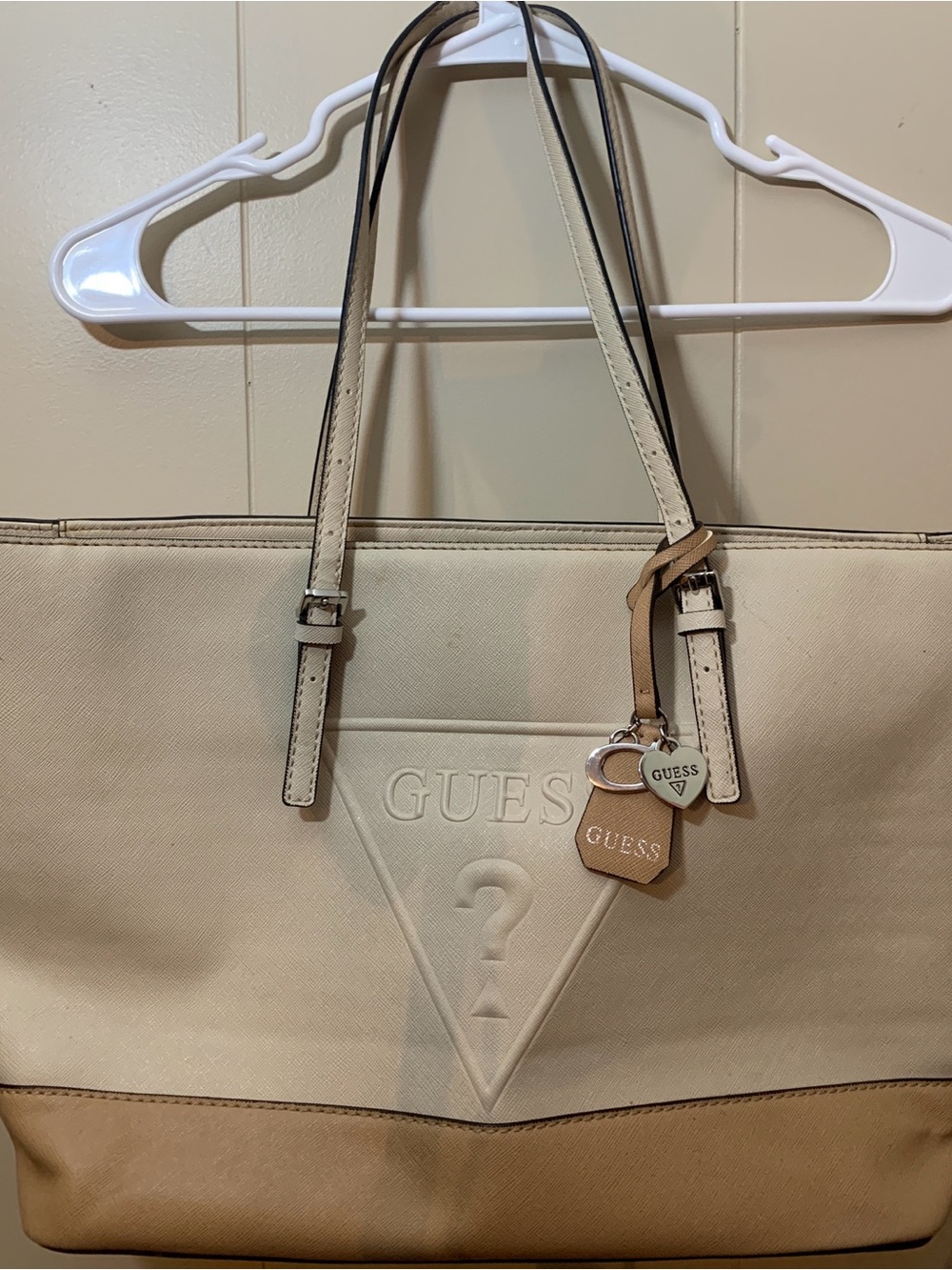 GUESS Beige Two-Tone Tote with Logo Charm